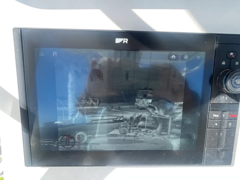 Slide: The Image of Boston Whaler 320 OUTRAGE 2013 - 10