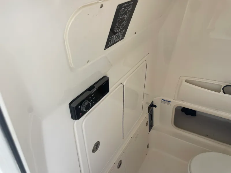 Slide: The Image of Boston Whaler 320 OUTRAGE 2013 - 14