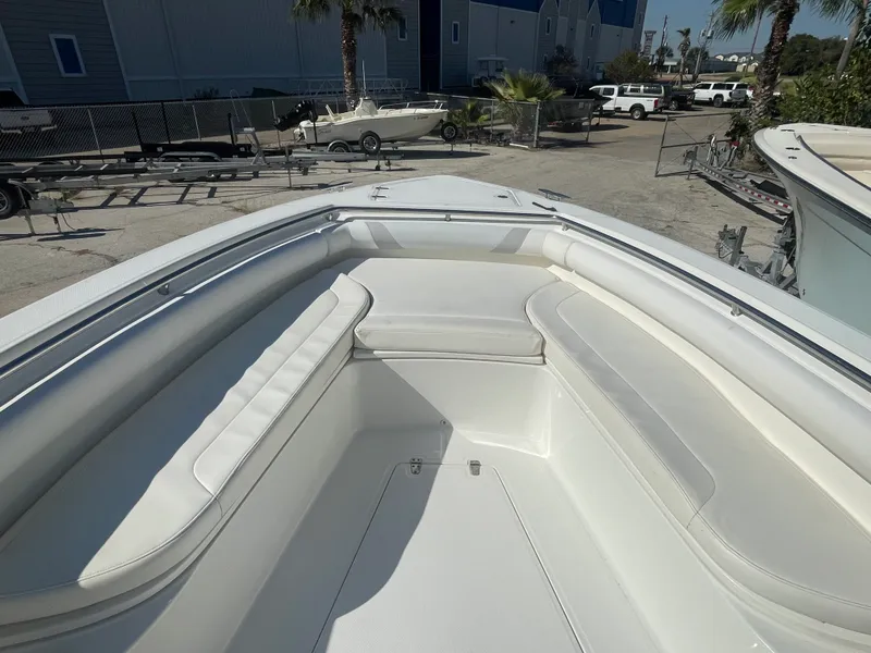 Slide: The Image of Boston Whaler 320 OUTRAGE 2013 - 16