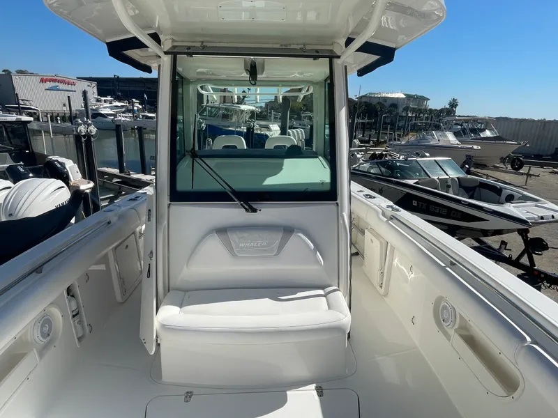 Slide: The Image of Boston Whaler 320 OUTRAGE 2013 - 17