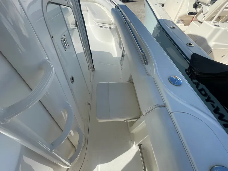 Slide: The Image of Boston Whaler 320 OUTRAGE 2013 - 18