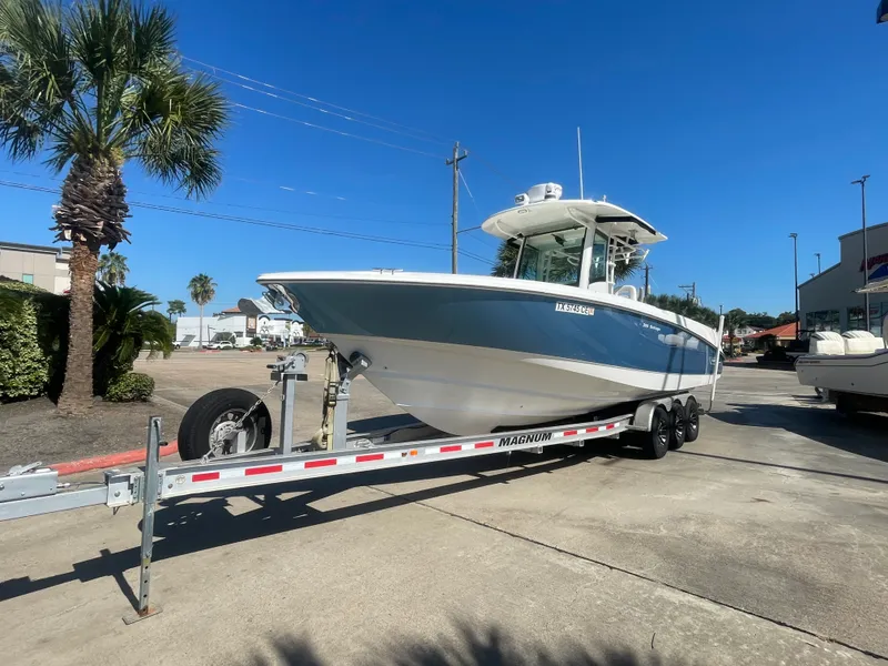 Slide: The Image of Boston Whaler 320 OUTRAGE 2013 - 2