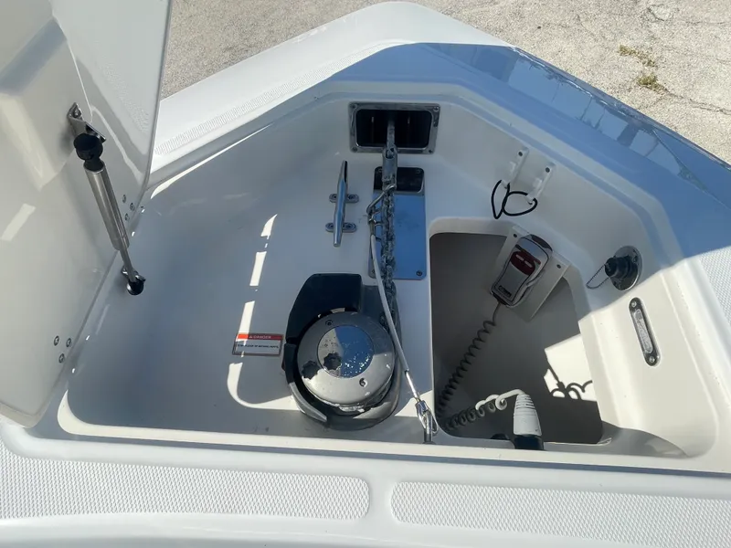 Slide: The Image of Boston Whaler 320 OUTRAGE 2013 - 21