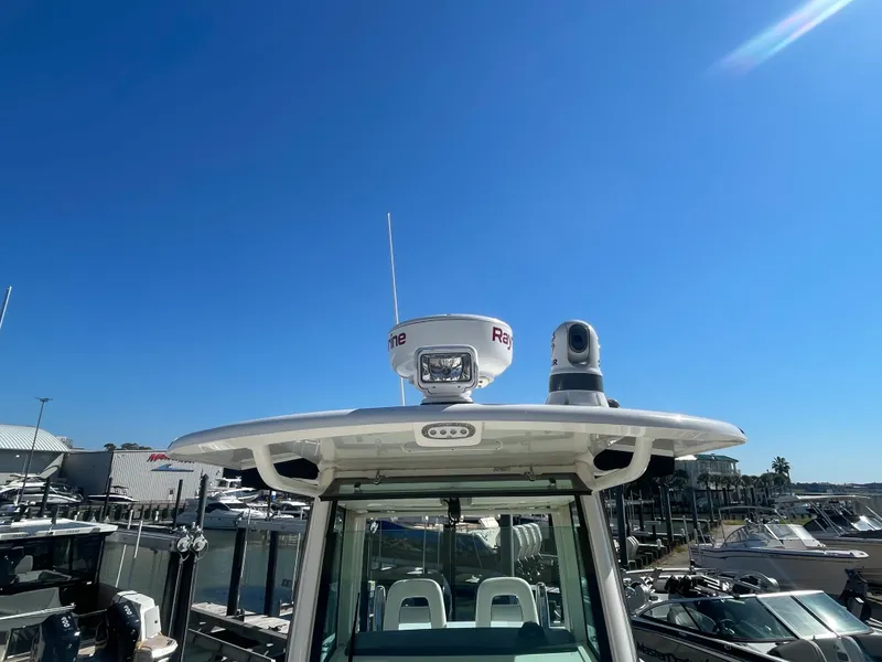 Slide: The Image of Boston Whaler 320 OUTRAGE 2013 - 22