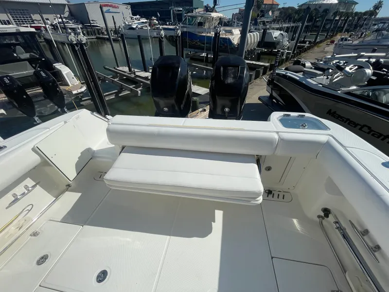 Slide: The Image of Boston Whaler 320 OUTRAGE 2013 - 24
