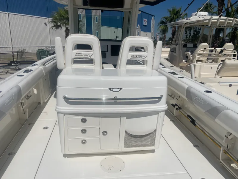 Slide: The Image of Boston Whaler 320 OUTRAGE 2013 - 29