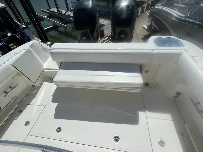Slide: The Image of Boston Whaler 320 OUTRAGE 2013 - 31