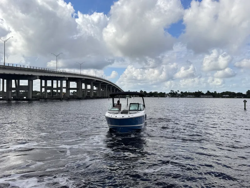 Slide: The Image of Sea Ray SLX 260 Outboard 2026 - 2