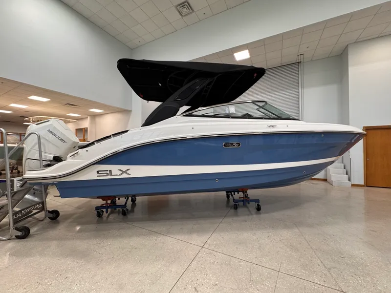 Slide: The Image of Sea Ray SLX 260 Outboard 2026 - 6