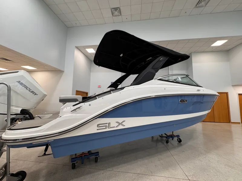 Slide: The Image of Sea Ray SLX 260 Outboard 2026 - 7