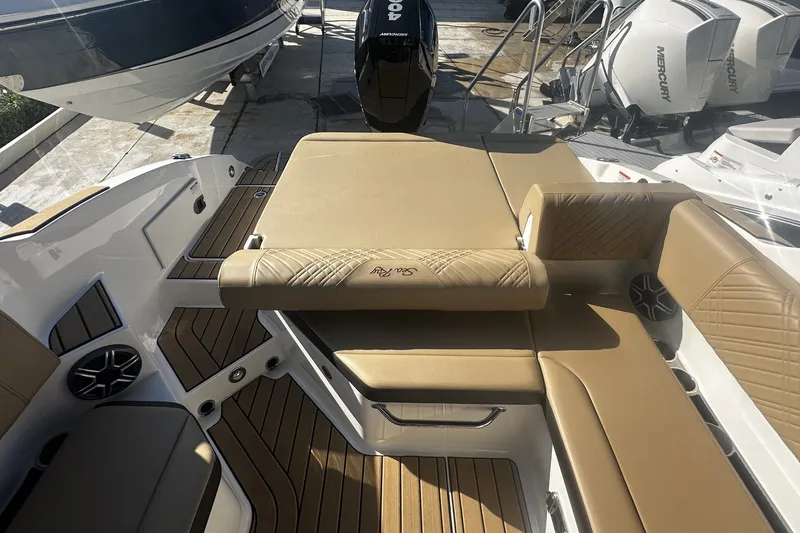 Slide: The Image of Sea Ray SDX 270 Outboard 2026 - 14