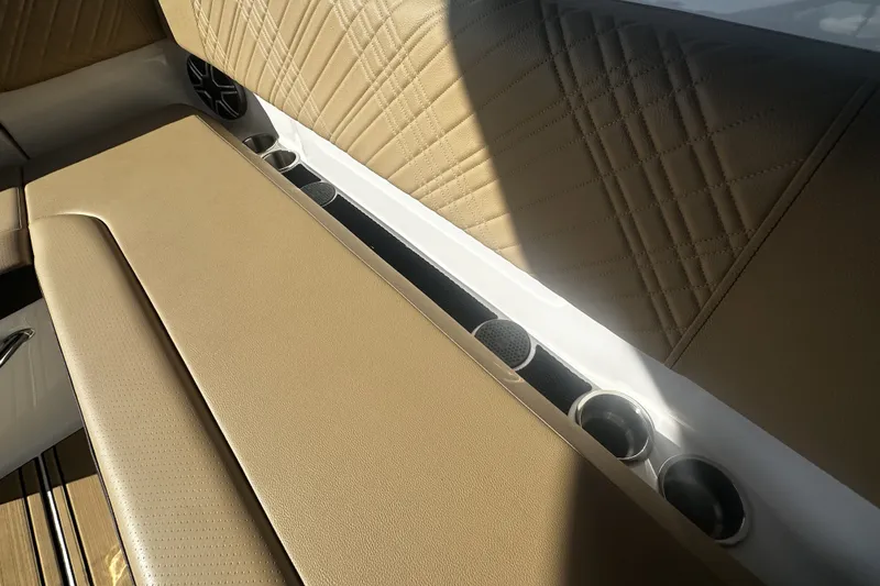 Slide: The Image of Sea Ray SDX 270 Outboard 2026 - 15