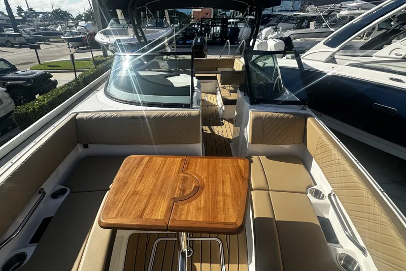 Slide: The Image of Sea Ray SDX 270 Outboard 2026 - 25