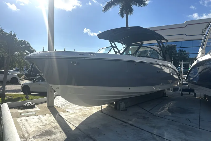 Slide: The Image of Sea Ray SDX 270 Outboard 2026 - 4