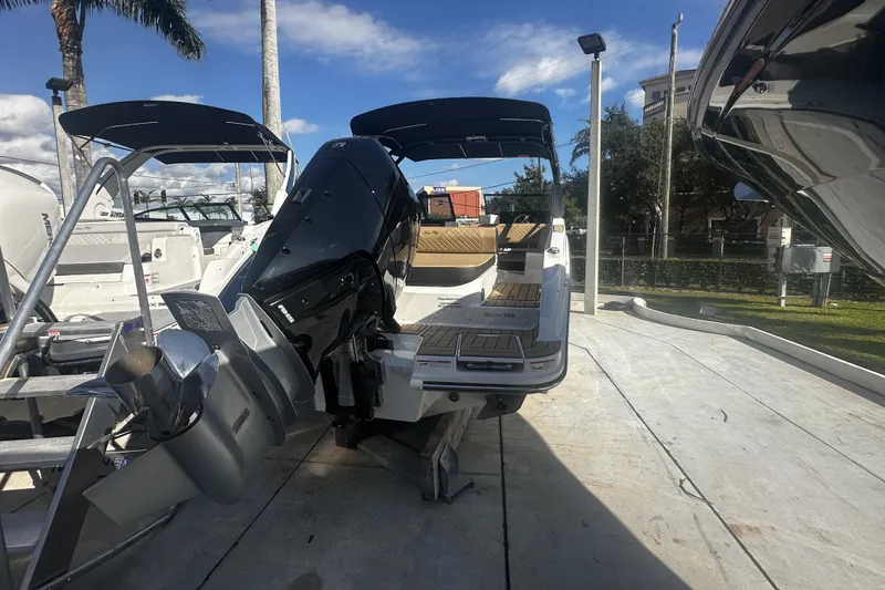 Slide: The Image of Sea Ray SDX 270 Outboard 2026 - 7