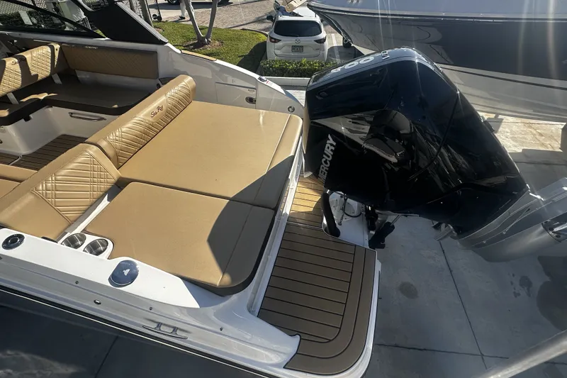 Slide: The Image of Sea Ray SDX 270 Outboard 2026 - 9