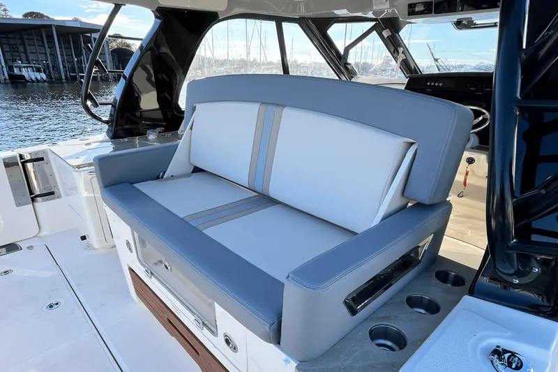 Slide: The Image of Boston Whaler 380 Realm 2025 - 23