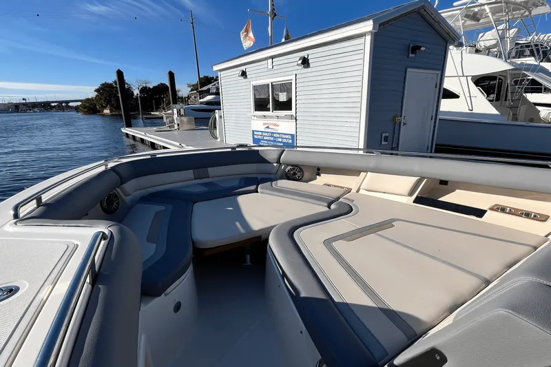 Slide: The Image of Boston Whaler 380 Realm 2025 - 34