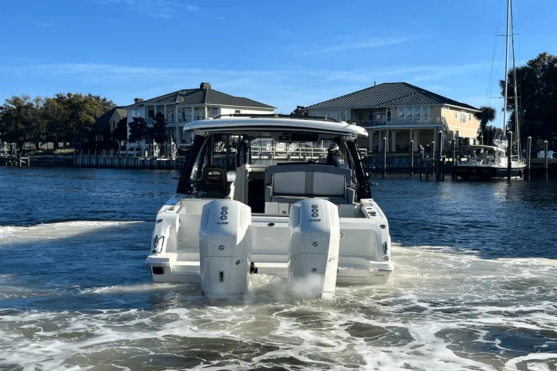 Slide: The Image of Boston Whaler 380 Realm 2025 - 8