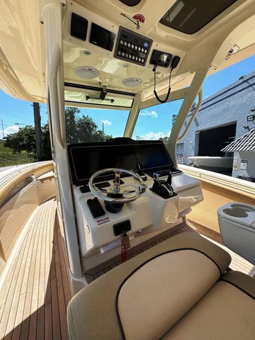 Slide: The Image of Scout Boat Company 350 LXF 35' 2016 - 26