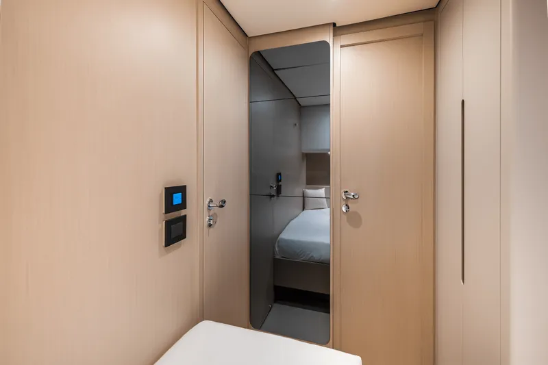 Slide: The Image of Azimut Fly 68 2025 - 101