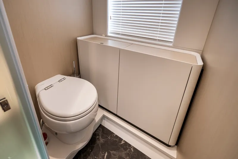 Slide: The Image of Azimut Fly 68 2025 - 102