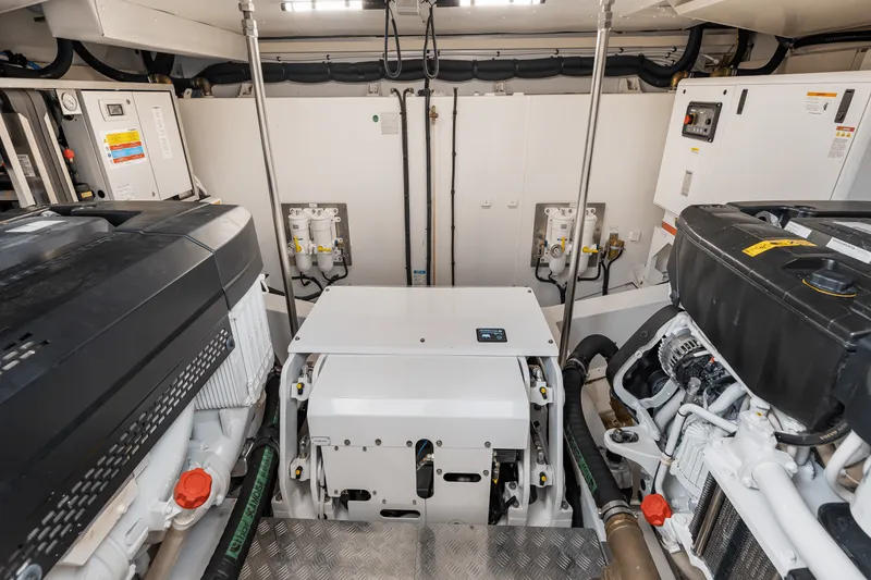 Slide: The Image of Azimut Fly 68 2025 - 109