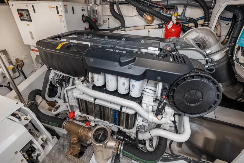 Slide: The Image of Azimut Fly 68 2025 - 110