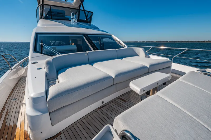 Slide: The Image of Azimut Fly 68 2025 - 119