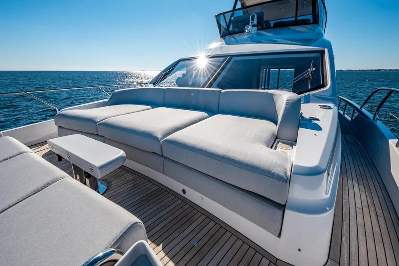 Slide: The Image of Azimut Fly 68 2025 - 121
