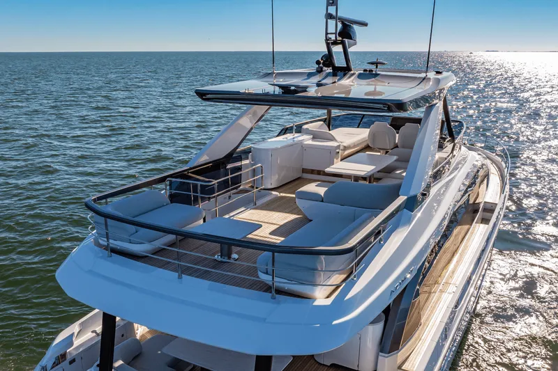 Slide: The Image of Azimut Fly 68 2025 - 15