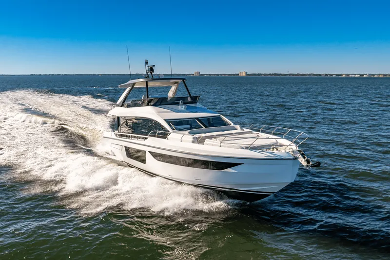 Slide: The Image of Azimut Fly 68 2025 - 25