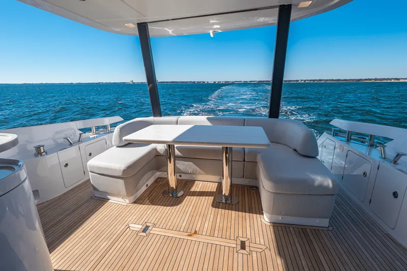 Slide: The Image of Azimut Fly 68 2025 - 31