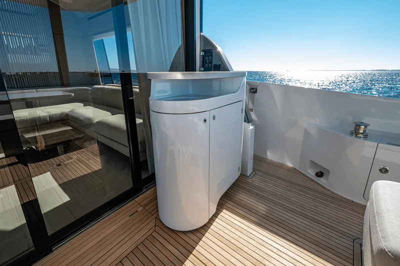 Slide: The Image of Azimut Fly 68 2025 - 36