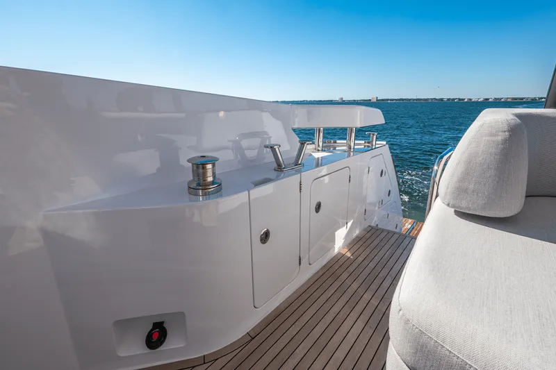 Slide: The Image of Azimut Fly 68 2025 - 37