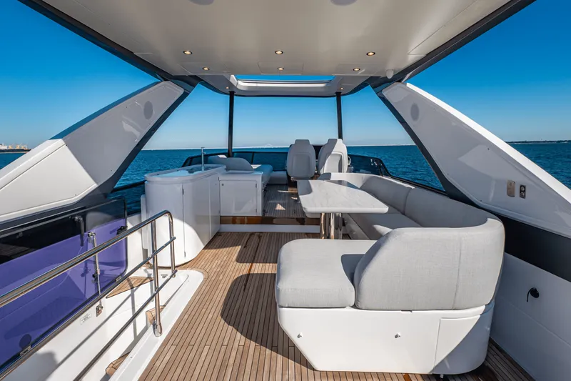 Slide: The Image of Azimut Fly 68 2025 - 44