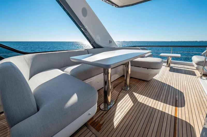 Slide: The Image of Azimut Fly 68 2025 - 52