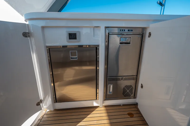 Slide: The Image of Azimut Fly 68 2025 - 55