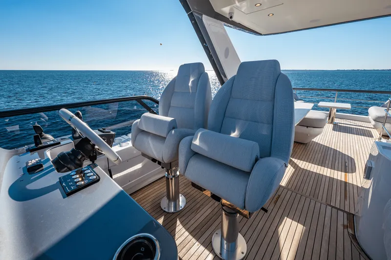 Slide: The Image of Azimut Fly 68 2025 - 65