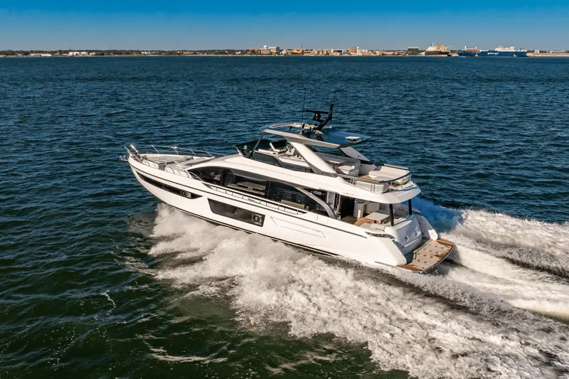 Slide: The Image of Azimut Fly 68 2025 - 7