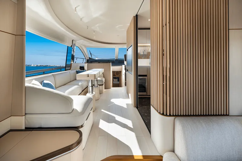 Slide: The Image of Azimut Fly 68 2025 - 77