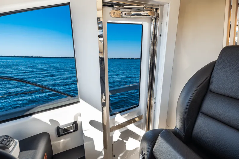 Slide: The Image of Azimut Fly 68 2025 - 82