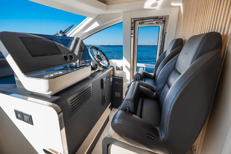 Slide: The Image of Azimut Fly 68 2025 - 83