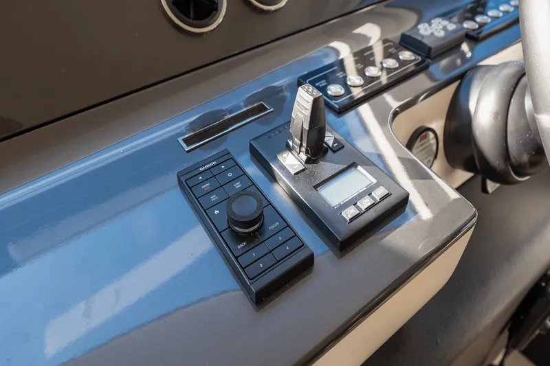 Slide: The Image of Azimut Fly 68 2025 - 86