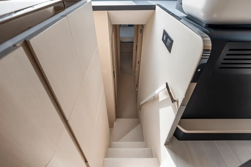 Slide: The Image of Azimut Fly 68 2025 - 91