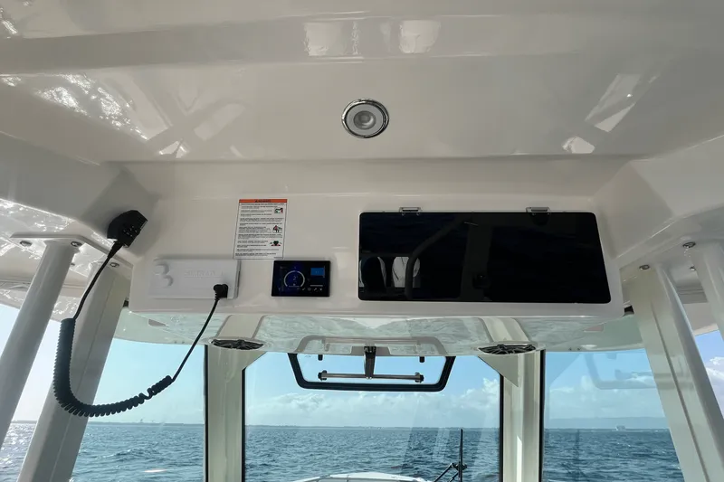 Slide: The Image of Boston Whaler 360 Outrage 2025 - 16