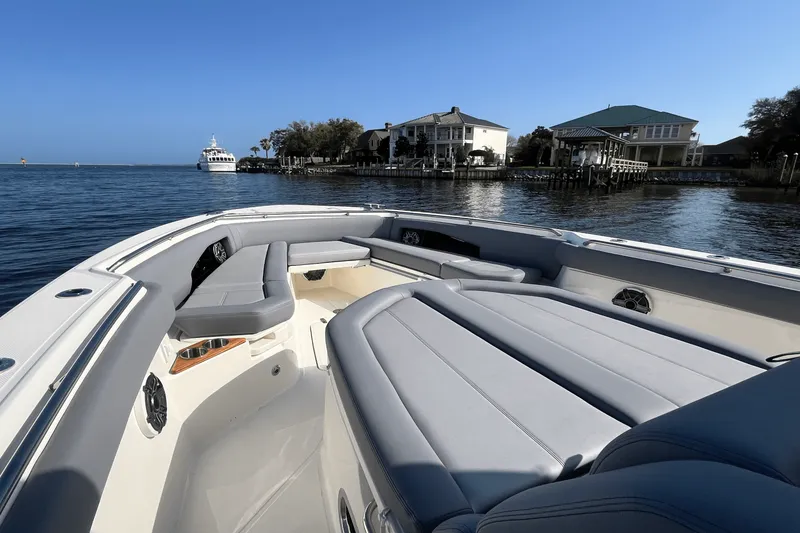 Slide: The Image of Boston Whaler 360 Outrage 2025 - 22