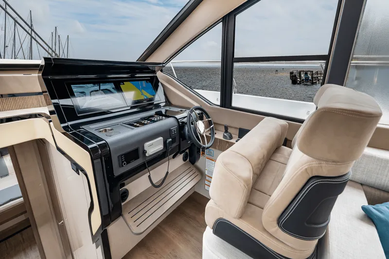 Slide: The Image of Cruisers Yachts 57 FLY 2025 - 35