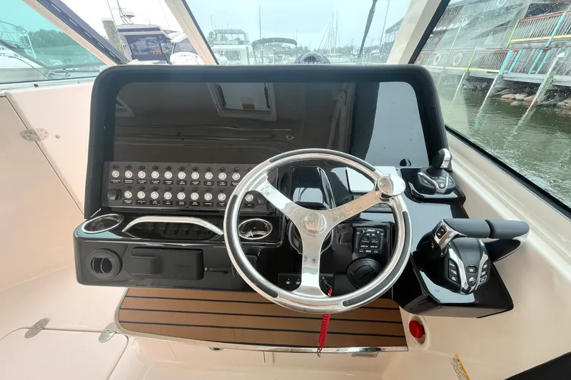 Slide: The Image of Grady-White Freedom 345 2025 - 28