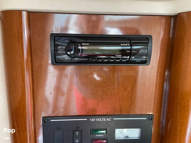 Slide: The Image of Sea Ray 240 Sundancer 2010 - 10796210